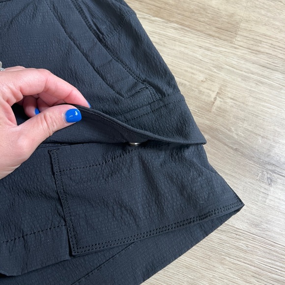 Athleta Trekkie Cargo Short 2 - Picture 2 of 6